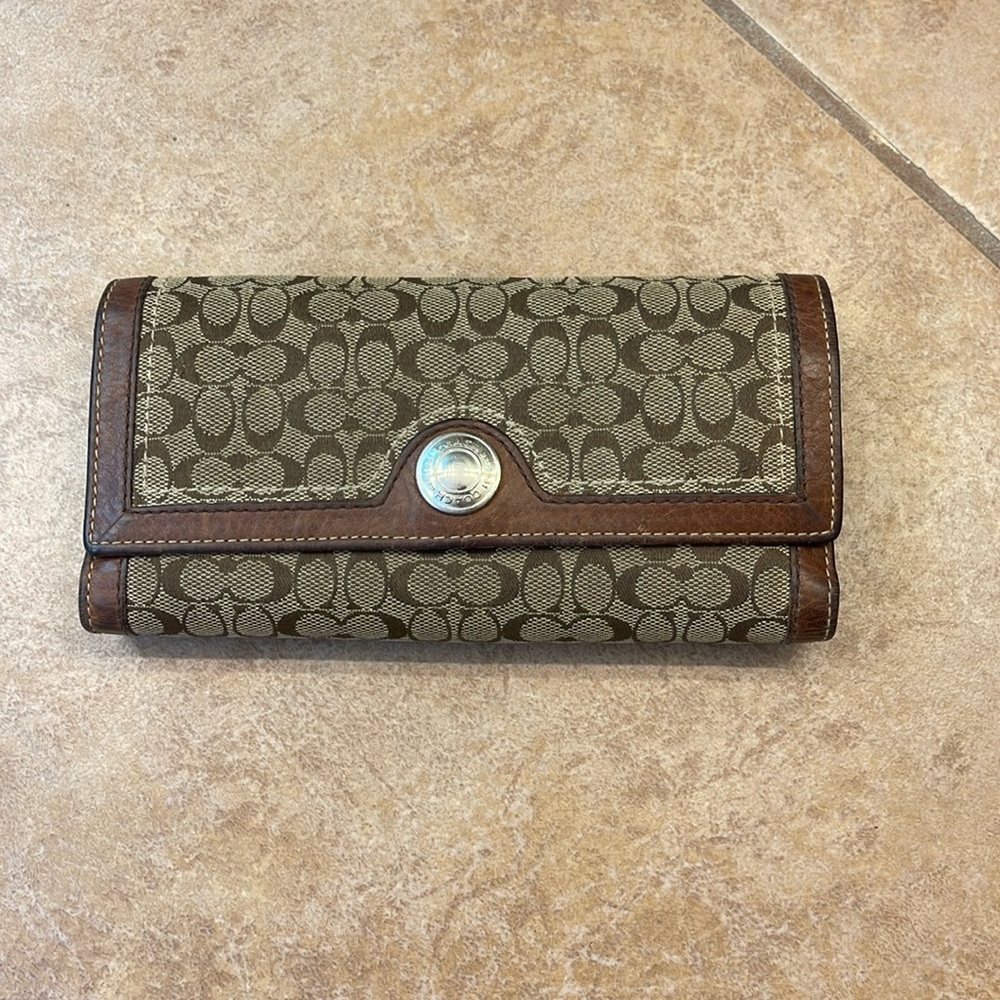 coach walter, brown, with matching checkbook, worn